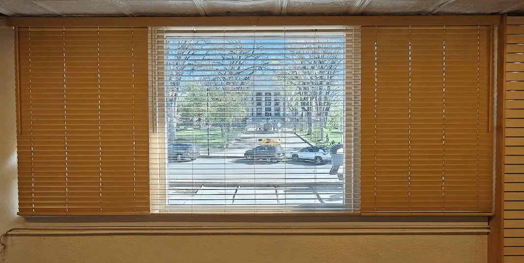 Wood-Blinds-In-Downtown-Prescott